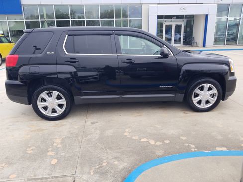 Used 2017 GMC Terrain SLE image 8