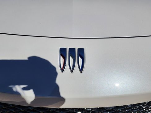 New 2026 Buick Envista Avenir image 10