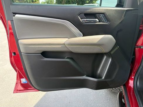 Used 2024 Chevrolet Colorado ZR2 w/ ZR2 Convenience Package III AWD/4WD image 10