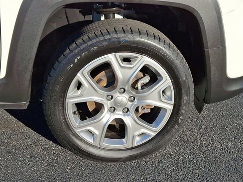 Certified 2022 Jeep Renegade Limited image 9