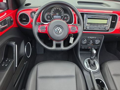 Used 2014 Volkswagen Beetle 1.8T image 6