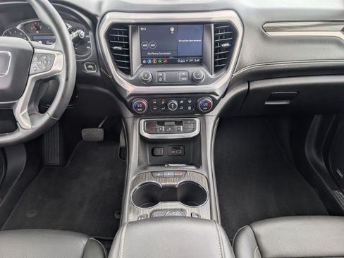 Used 2023 GMC Acadia SLT AWD/4WD image 7