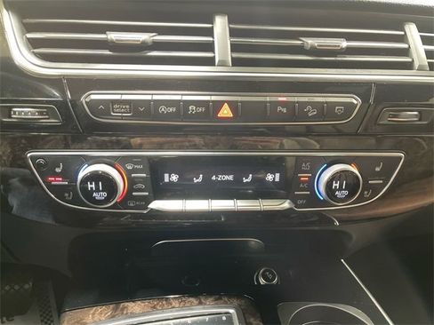Used 2018 Audi Q7 3.0T Prestige w/ Prestige Package image 18