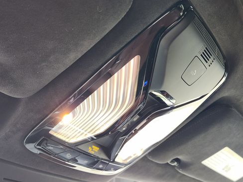 Used 2023 BMW X7 M60i w/ Executive Package image 28