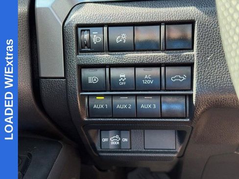 Used 2024 Toyota Tacoma TRD Sport AWD/4WD image 30