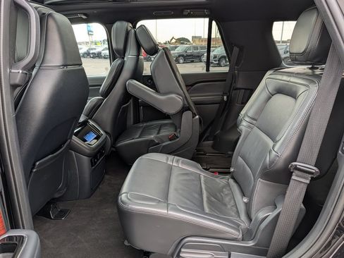 Used 2024 Lincoln Navigator Reserve AWD/4WD image 15