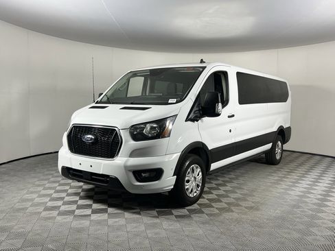 Used 2023 Ford Transit 350 XLT image 3
