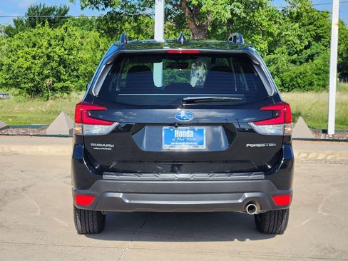 Used 2023 Subaru Forester Limited AWD/4WD image 6