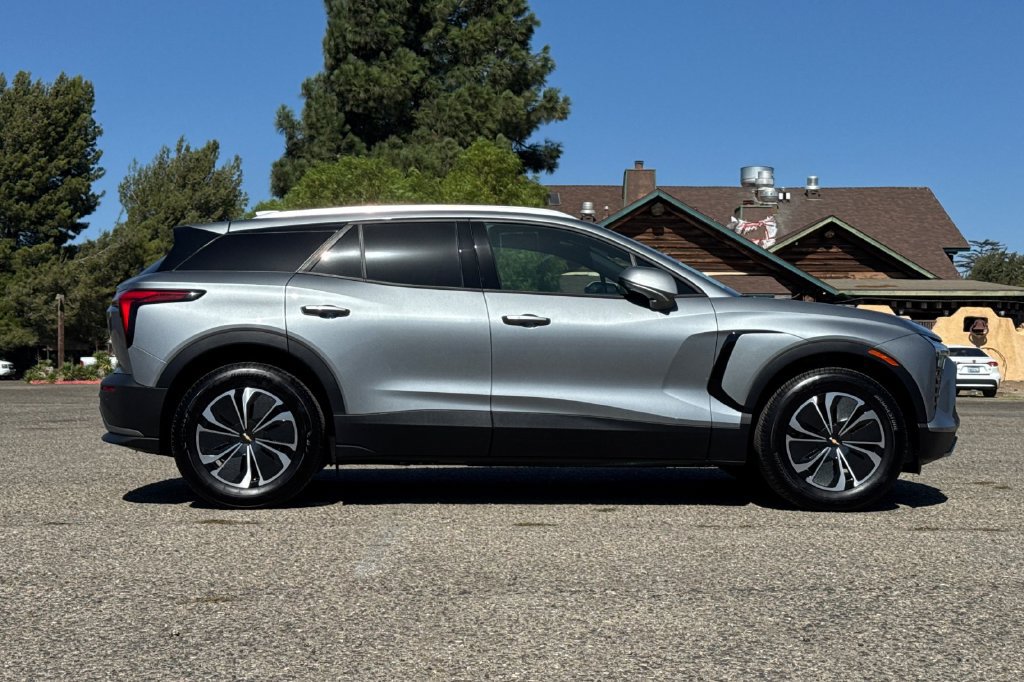 Used 2025 Chevrolet Blazer EV LT FWD image 3