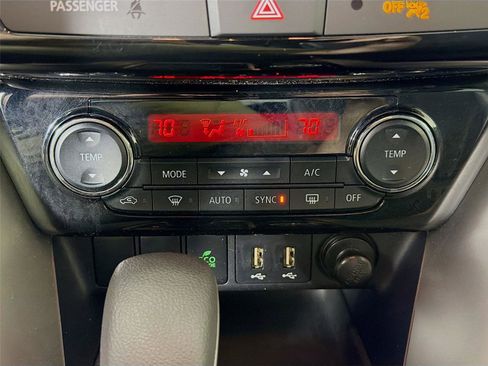 Used 2022 Mitsubishi Eclipse Cross SE image 16