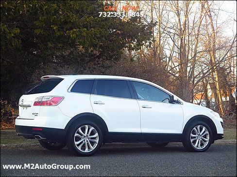 Used 2011 MAZDA CX-9 Grand Touring w/ Moonroof & Bose Audio Pkg image 4