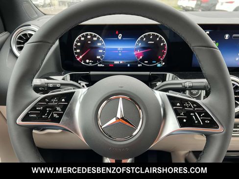 Used 2025 Mercedes-Benz GLA 250 4MATIC image 21