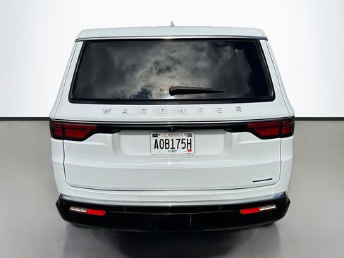 Used 2024 Jeep Wagoneer L Series II image 6