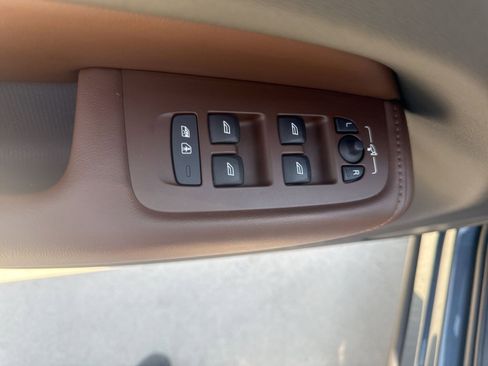Certified 2023 Volvo XC60 B5 Plus AWD/4WD image 14