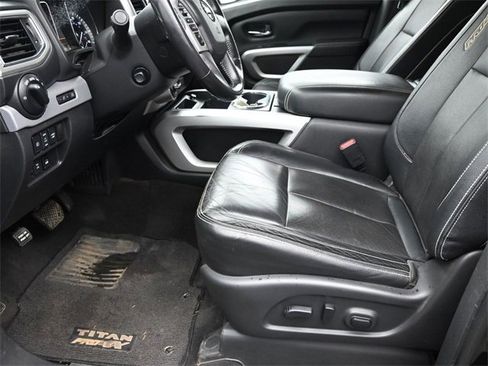 Used 2019 Nissan Titan PRO-4X w/ Pro-4x Convenience Package image 22