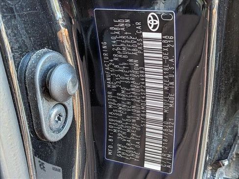 Used 2025 Toyota Corolla LE FWD image 18