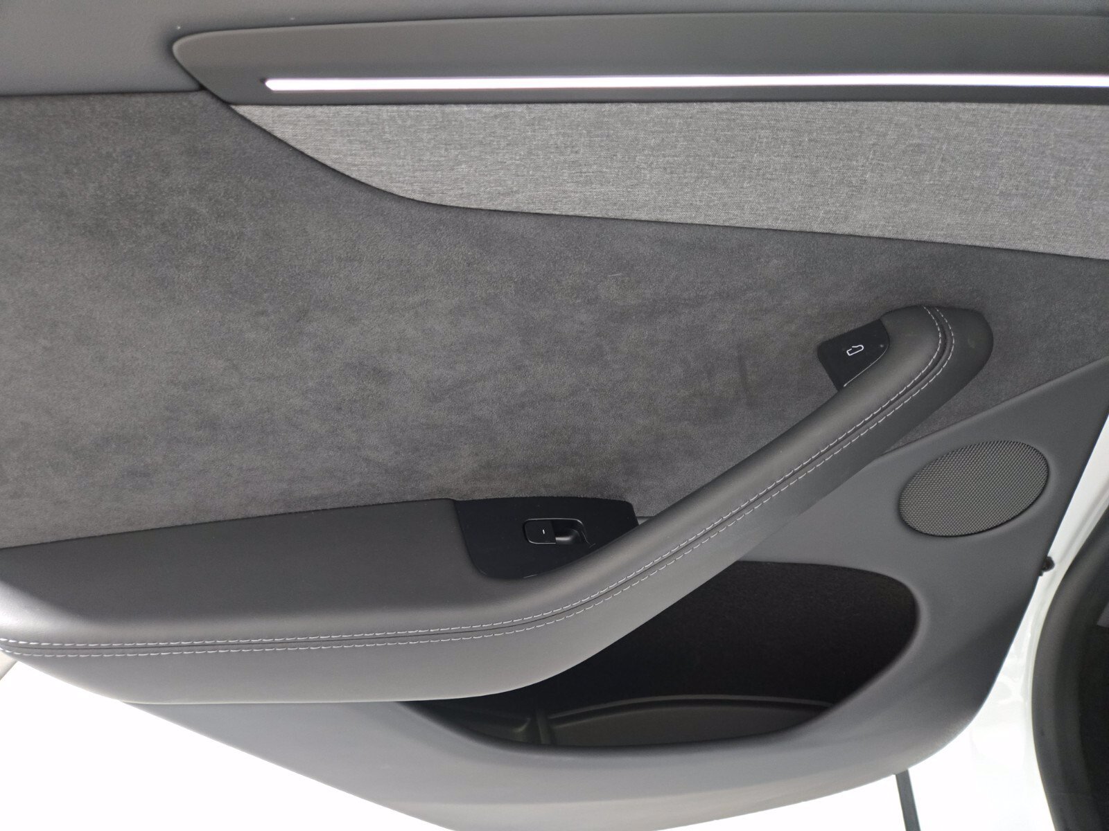 Used 2026 Tesla Model Y Long Range RWD image 21