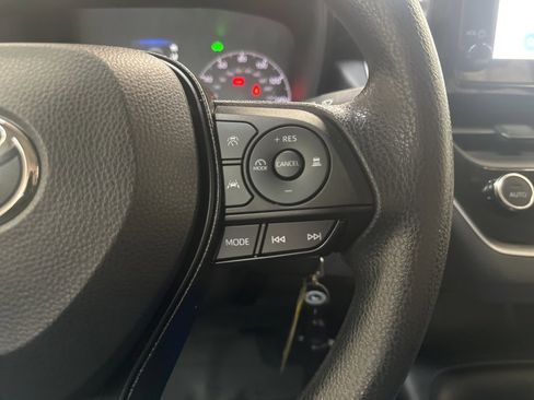 Used 2025 Toyota Corolla LE image 17