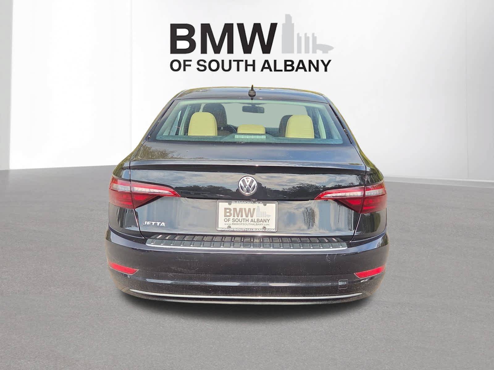 Used 2020 Volkswagen Jetta SE w/ SE Cold Weather Package FWD image 4