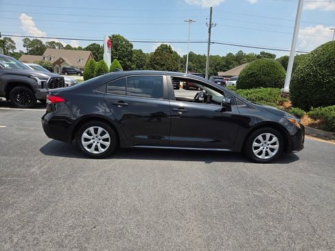Used 2022 Toyota Corolla LE FWD image 13