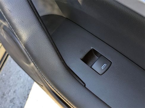 Used 2022 Chevrolet Blazer LT image 30