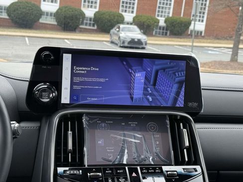 Used 2025 Lexus LX 600 4WD w/ Accessory Package (Z1) image 10