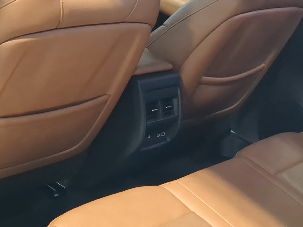 Used 2024 Cadillac XT4 Premium Luxury AWD/4WD image 18