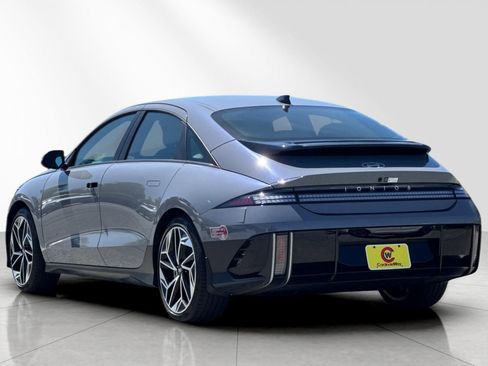 Used 2024 Hyundai Ioniq 6 SEL RWD image 6