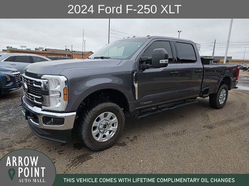 Used 2024 Ford F250 XLT AWD/4WD image 5