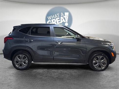 Certified 2024 Kia Seltos S image 2