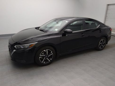 Used 2024 Nissan Sentra SV FWD image 2
