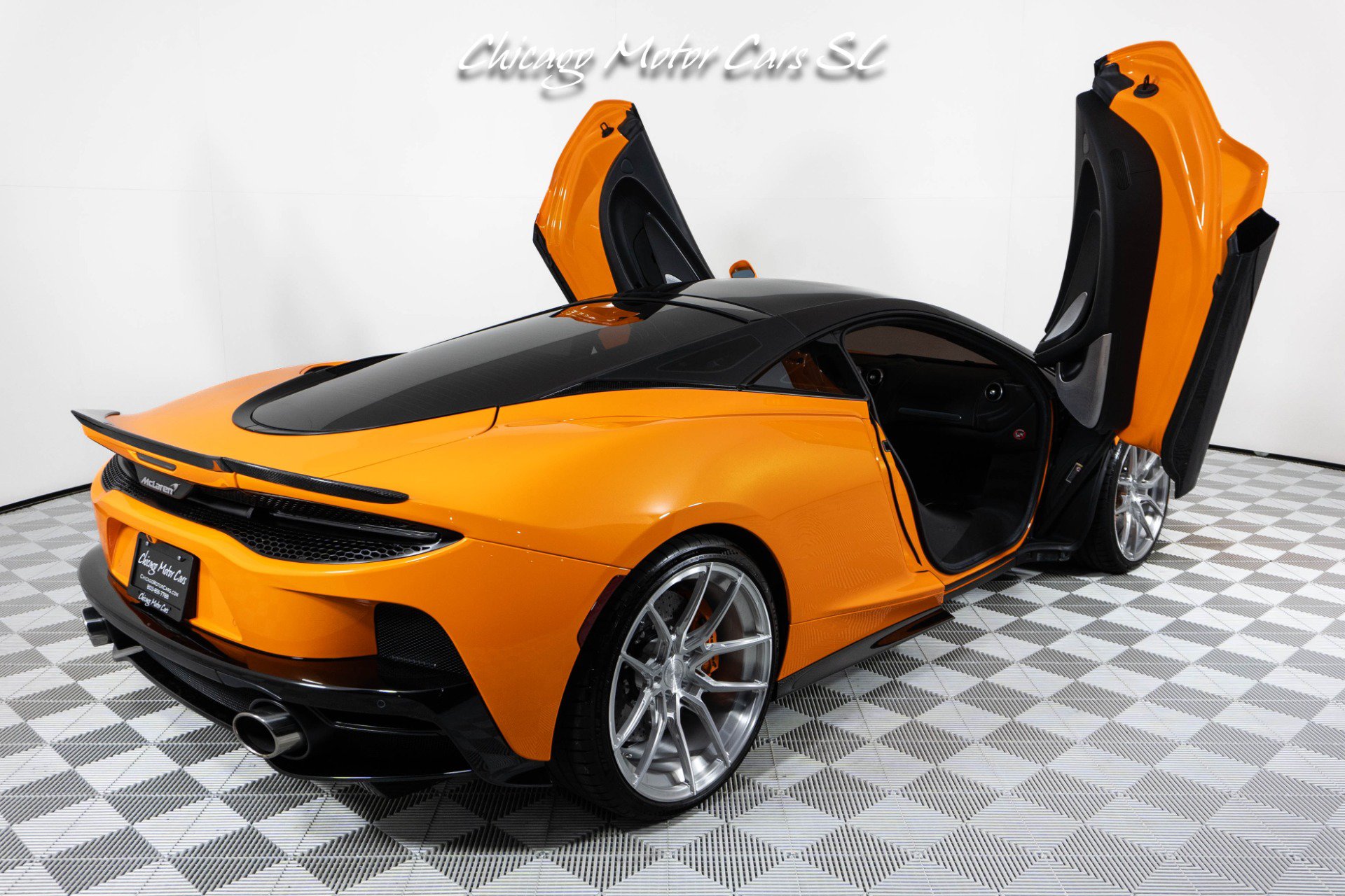 Used 2023 McLaren GT RWD image 23