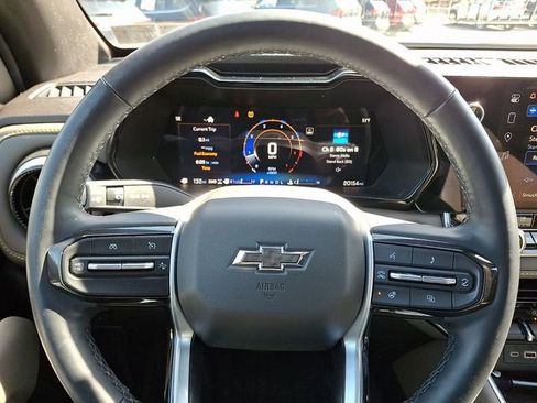 Used 2024 Chevrolet Colorado ZR2 w/ ZR2 Convenience Package III image 19