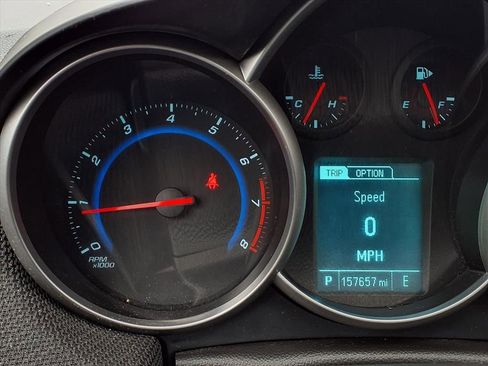 Used 2016 Chevrolet Cruze LT image 18