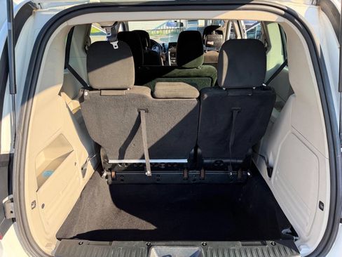 Used 2015 Dodge Grand Caravan American Value Package image 28