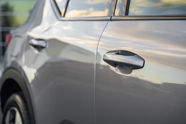 Used 2026 Volvo XC40 B4 Plus w/ Protection Package Premier FWD image 15