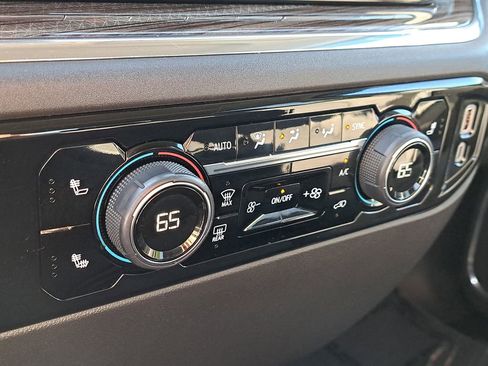 Used 2023 Chevrolet Silverado 1500 LT image 24