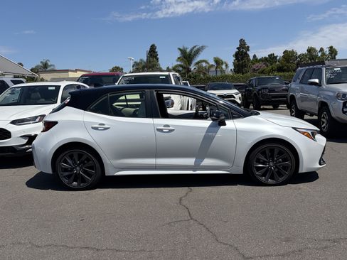 Used 2023 Toyota Corolla XSE FWD image 2