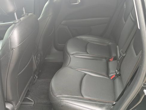 Used 2019 Jeep Compass Limited w/ Safety & Security Group AWD/4WD image 5