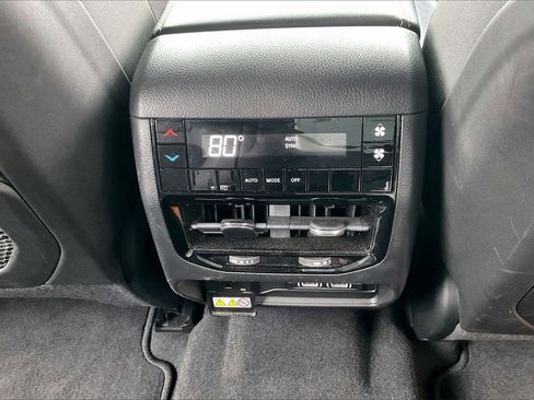 Certified 2022 Jeep Grand Cherokee L Laredo image 16