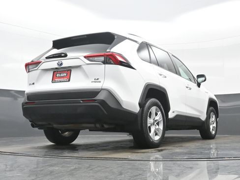 Used 2021 Toyota RAV4 LE image 29