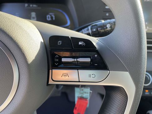 Certified 2025 Hyundai Elantra SE image 15