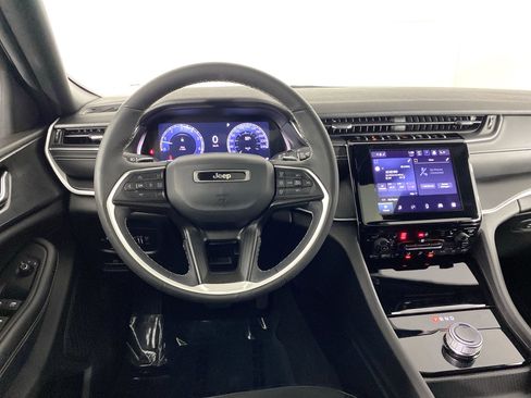 Used 2023 Jeep Grand Cherokee L Altitude AWD/4WD image 20