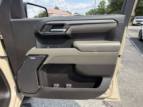 Used 2023 Chevrolet Silverado 1500 ZR2 w/ Technology Package AWD/4WD image 31