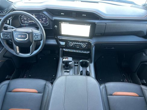 Used 2025 GMC Sierra 1500 AT4 w/ AT4 Premium Package AWD/4WD image 15