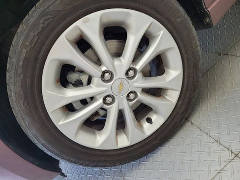 Used 2021 Chevrolet Spark LT image 31