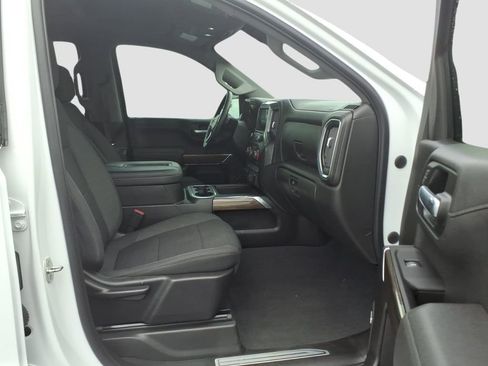 Used 2022 Chevrolet Silverado 1500 LT Trail Boss w/ Convenience Package II image 11