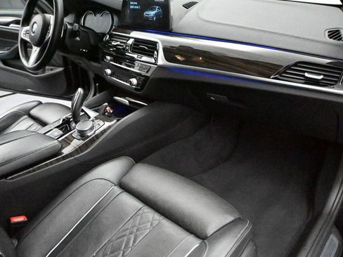 Used 2018 BMW 540i xDrive image 17