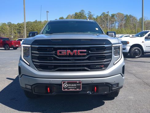 Used 2025 GMC Sierra 1500 AT4 image 2