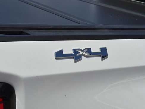 Used 2022 GMC Sierra 1500 SLT AWD/4WD image 8